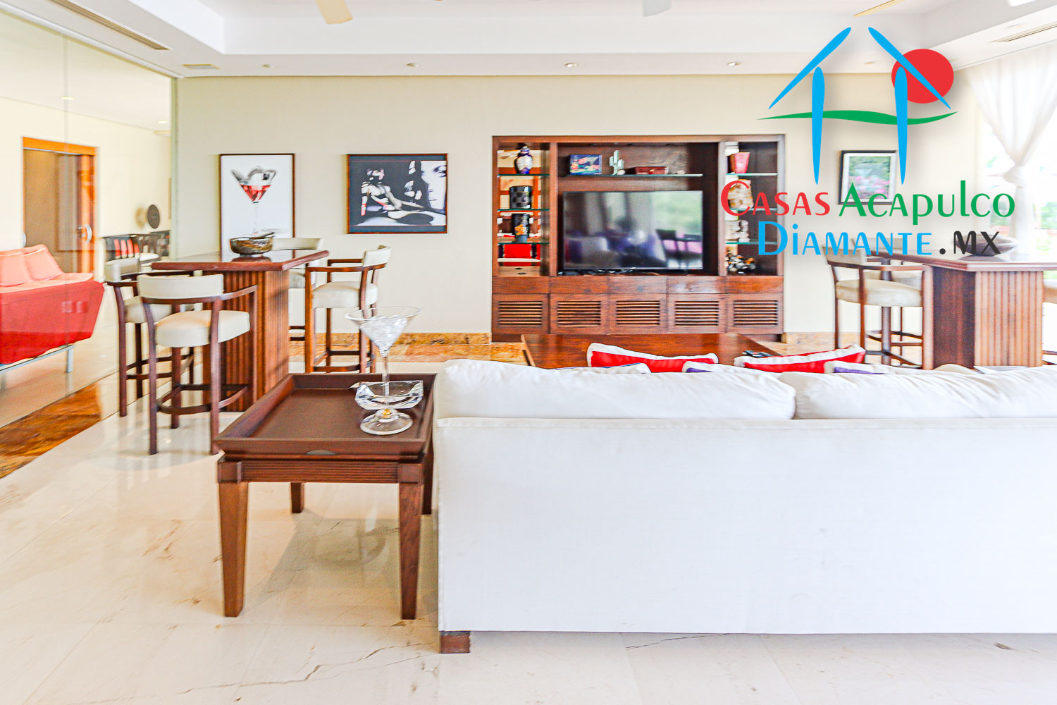 Villa Portofino - Salón de juegos antes de Otis 8